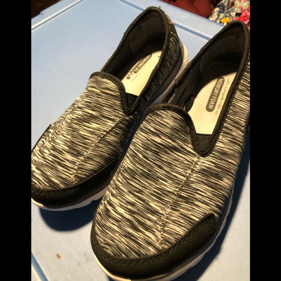 danskin slip on sneakers